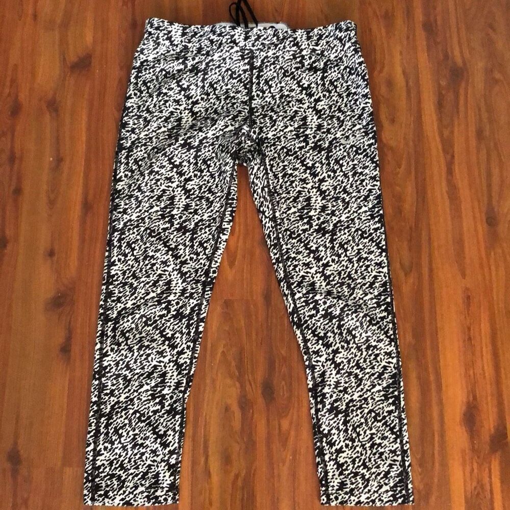 Nike Black and white dry fit leggings fitness￼ pants